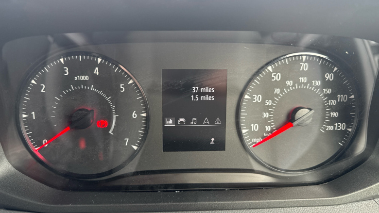 Renault Master Mwb Diesel Fwd MM35 Blue dCi 130 Advance Medium Roof Van